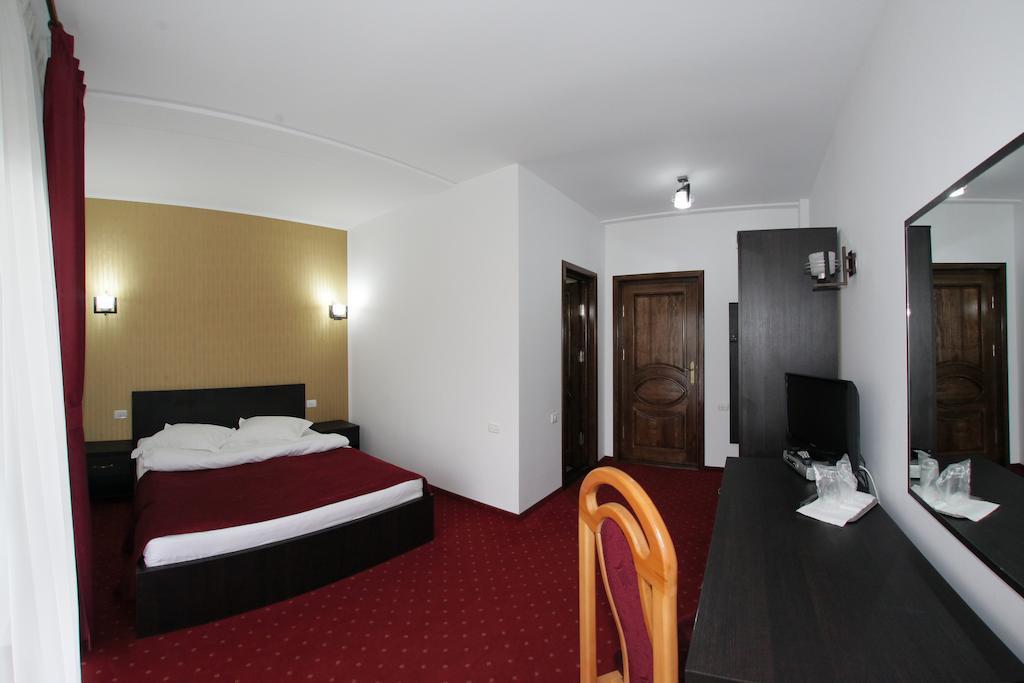 בראליה Hotel Rebis מראה חיצוני תמונה