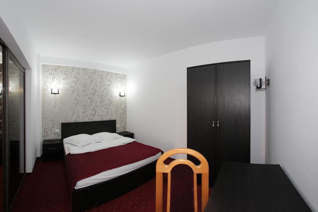 בראליה Hotel Rebis מראה חיצוני תמונה