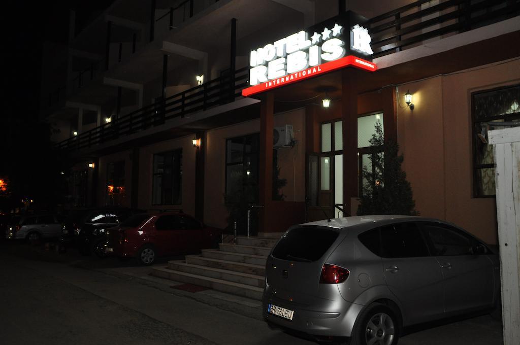 בראליה Hotel Rebis מראה חיצוני תמונה